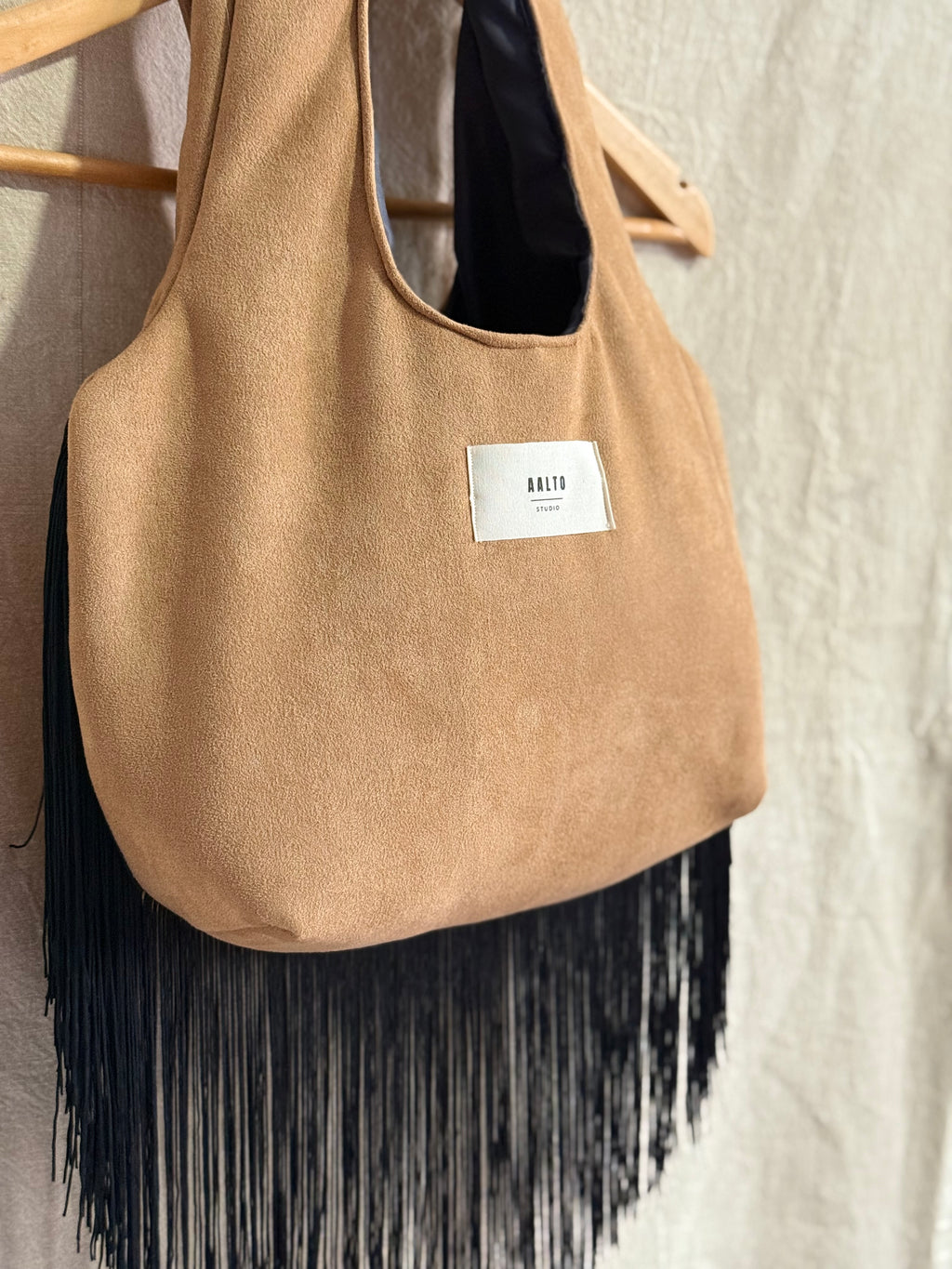 Leonor bag – vegan suede and fringes