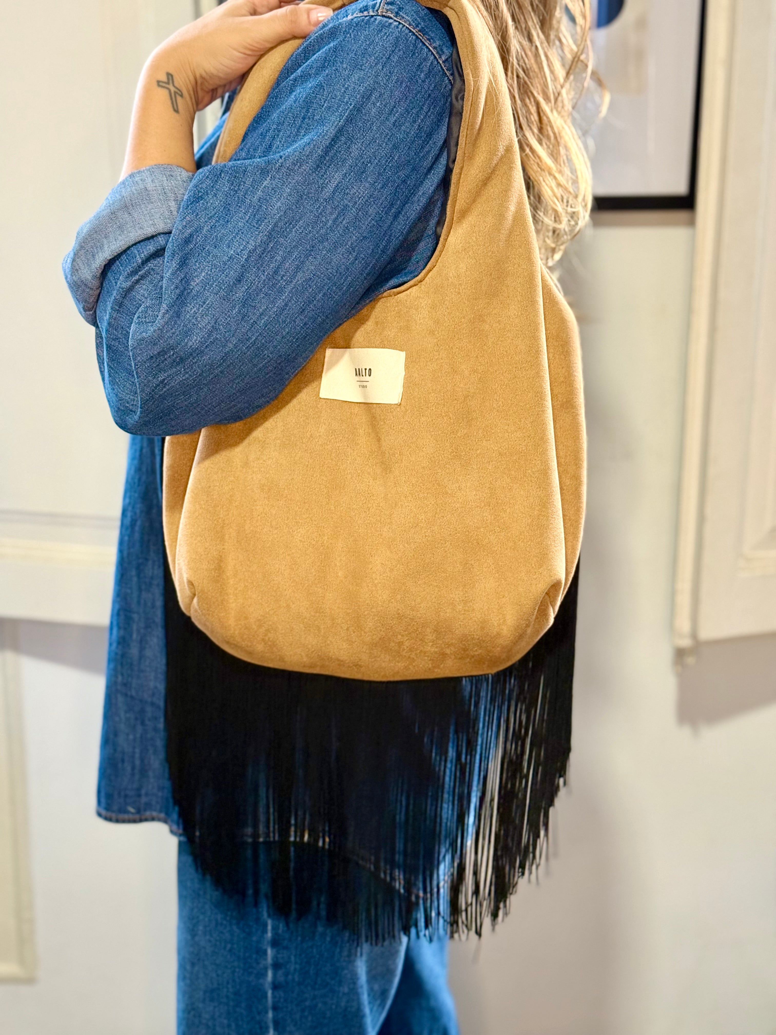 Leonor bag – vegan suede and fringes